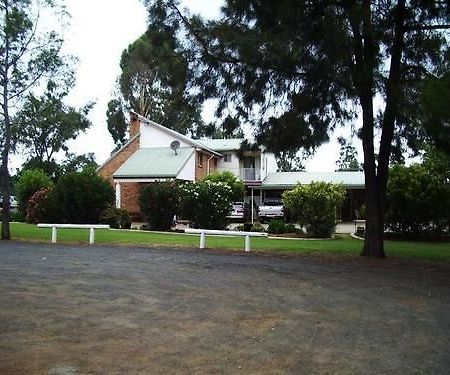 Park House Motor Inn Oakey Екстериор снимка